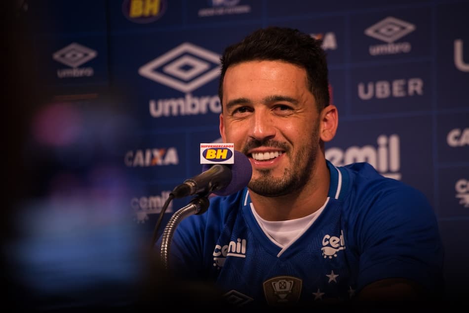 Edilson projeta títulos com a camisa do Cruzeiro