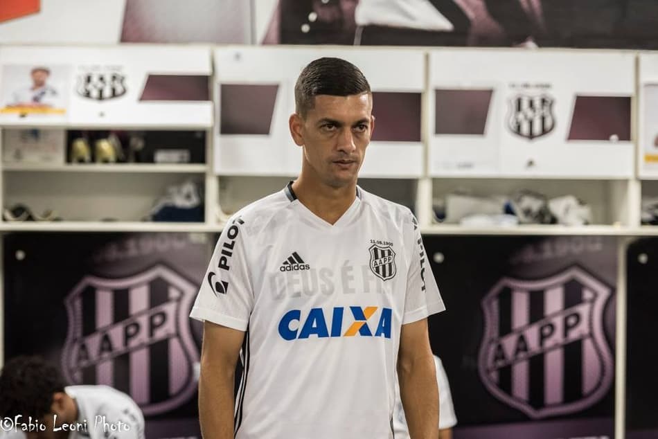 Além de Fernandinho, Fábio Ferreira e João Lucas acionam a Ponte Preta na justiça