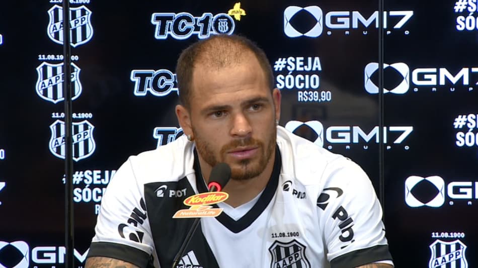 Silvinho volta a ficar à disposição de Eduardo Baptista na Copa do Brasil