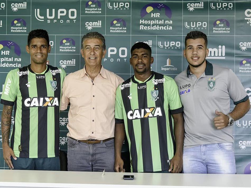 Novo reforço do América-MG, Aderlan comemora chegada no Coelho