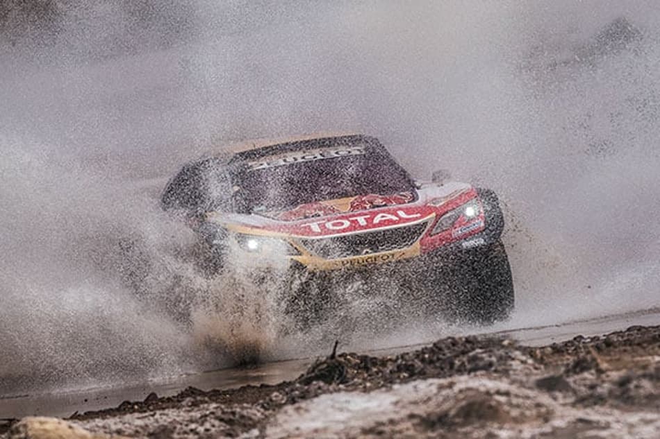 Peterhansel abandona e Al-Attiyah amplia a liderança no Dakar