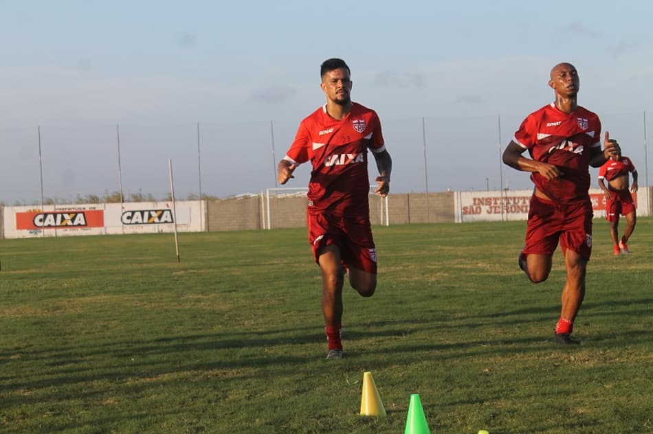 Rafael Bastos está feliz com pré-temporada em seu novo clube