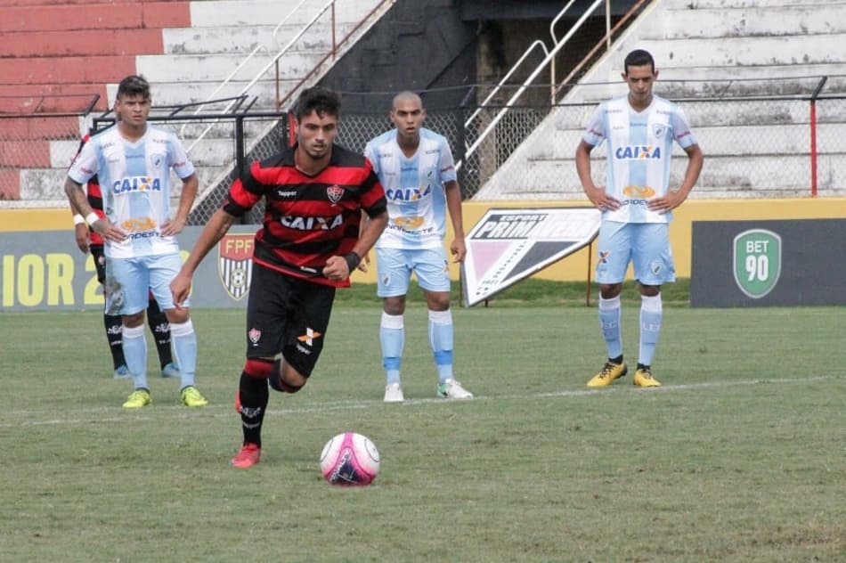 Vitória ganha do Londrina e avança às quartas de final da Copinha