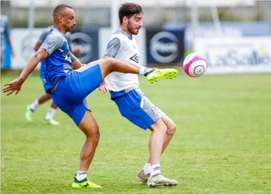 Sem surpresas, César Bueno relaciona 22 atletas para encarar o São José