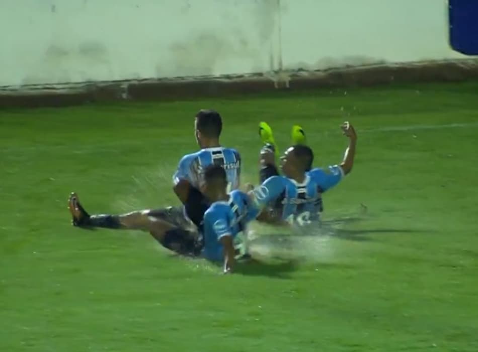 Grêmio leva gol nos acréscimos e tropeça diante do São Luiz