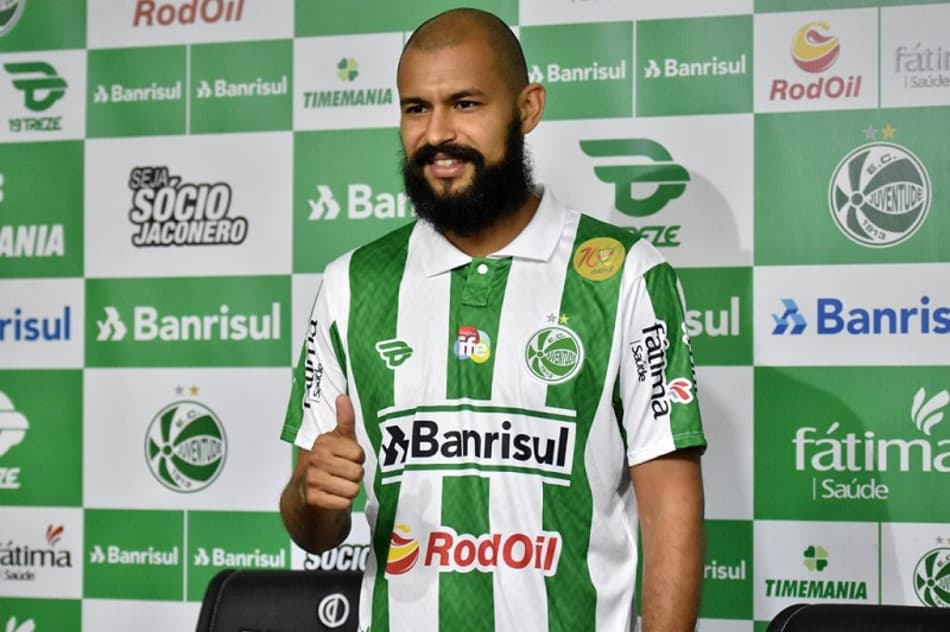 Antônio Carlos Zago pede e Juventude apresenta novo atacante
