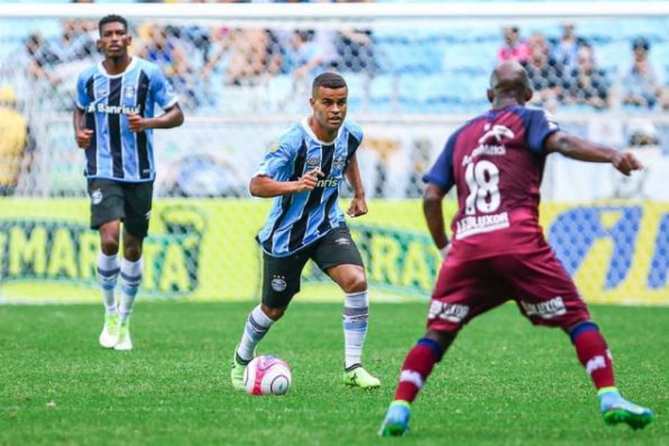 Alisson cita "falta de concentração" como motivo da virada do Caxias