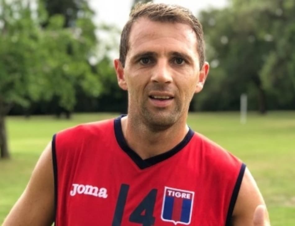 Montillo sofre nova lesão, mas promete luta para continuar no futebol