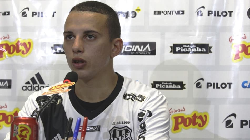 Gabriel Vasconcelos e Ronaldo querem oportunidade para estrear na Ponte Preta