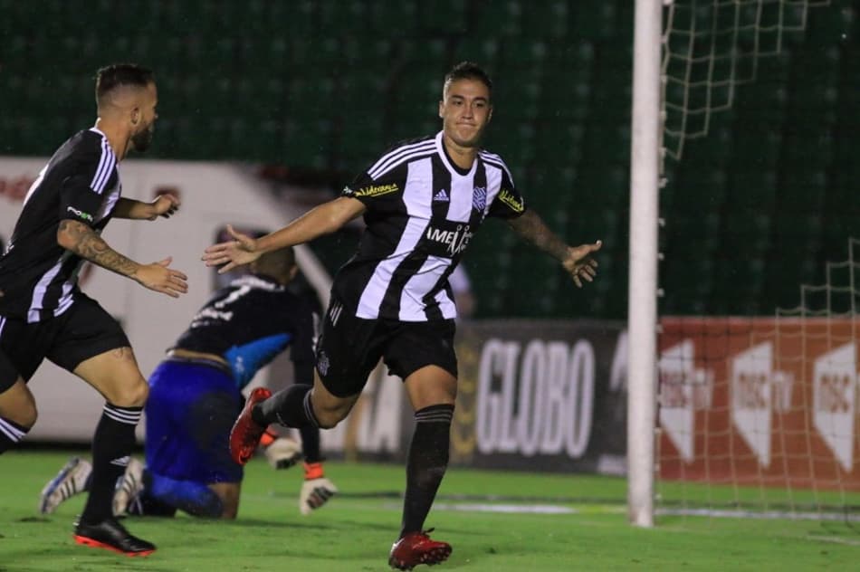Com gol de Romarinho, Figueirense vence e segue invicto no Estadual