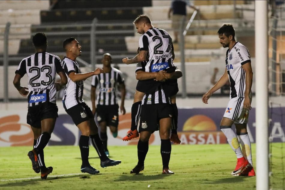 Garoto decide, e Santos vira sobre a Ponte Preta em Campinas