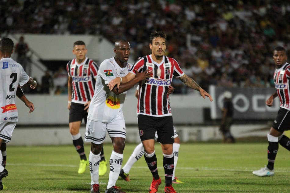 Santa Cruz empata em casa e amarga vicelanterna da competição