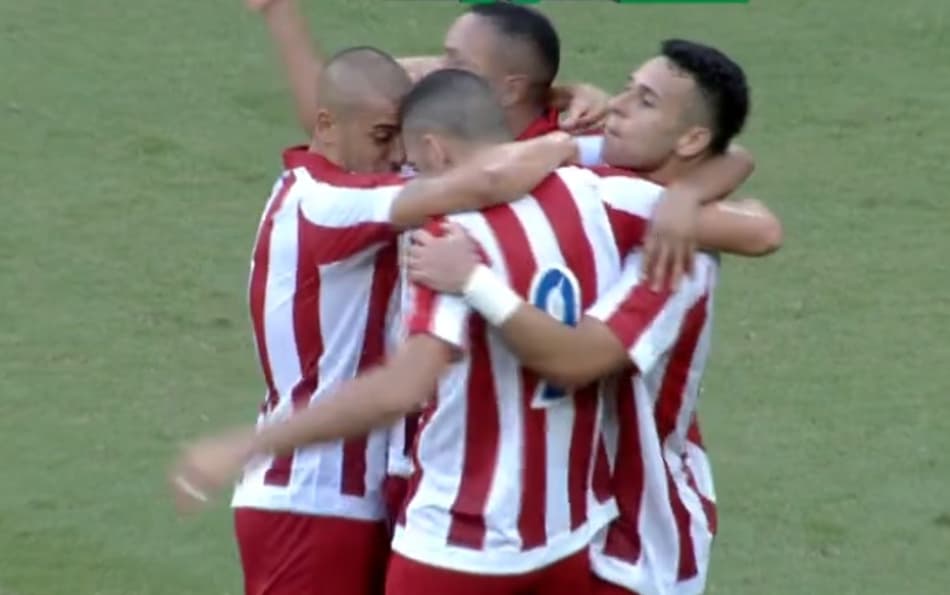 Náutico sai atrás e fica no empate com o Vitória