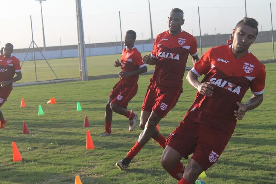 Elenco do CRB trabalha duro para manter sequência positiva na temporada