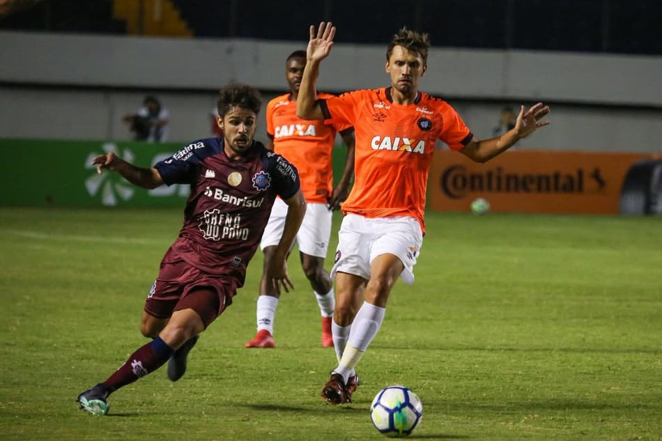Atlético-PR segura o Caxias, empata e avança na Copa do Brasil