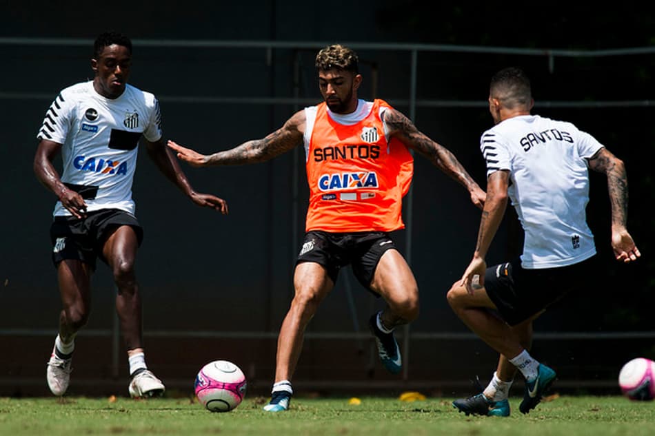 Jair esboça time do Santos com Sasha titular e Gabigol como reserva