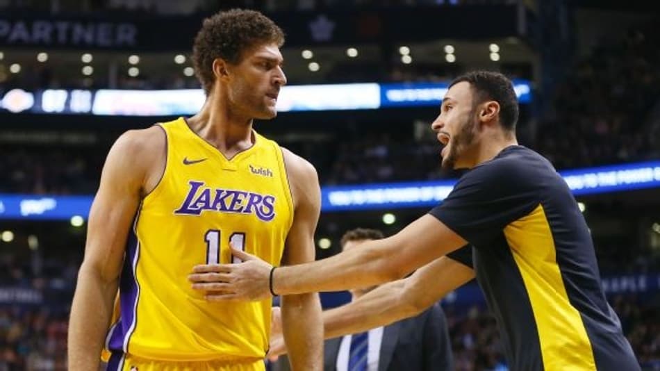 Frustrado por pouco tempo de quadra, Brook Lopez releva: "Time tem talento"