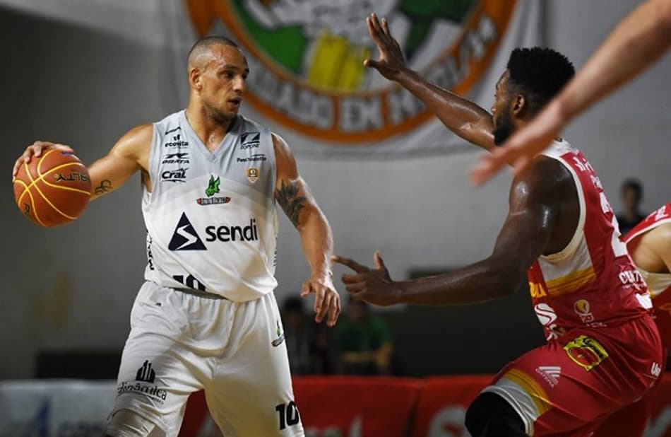 Caxias começa perdendo, vira e consegue derrotar o Bauru pelo NBB