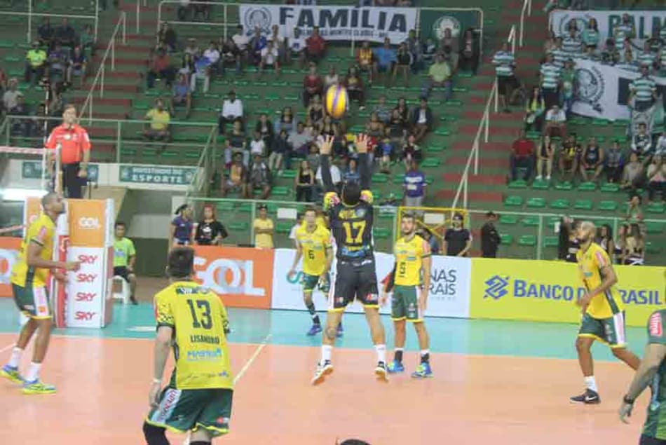 Blog Saque: Palmeirenses “adotam” Montes Claros em vitória sobre Corinthians no vôlei