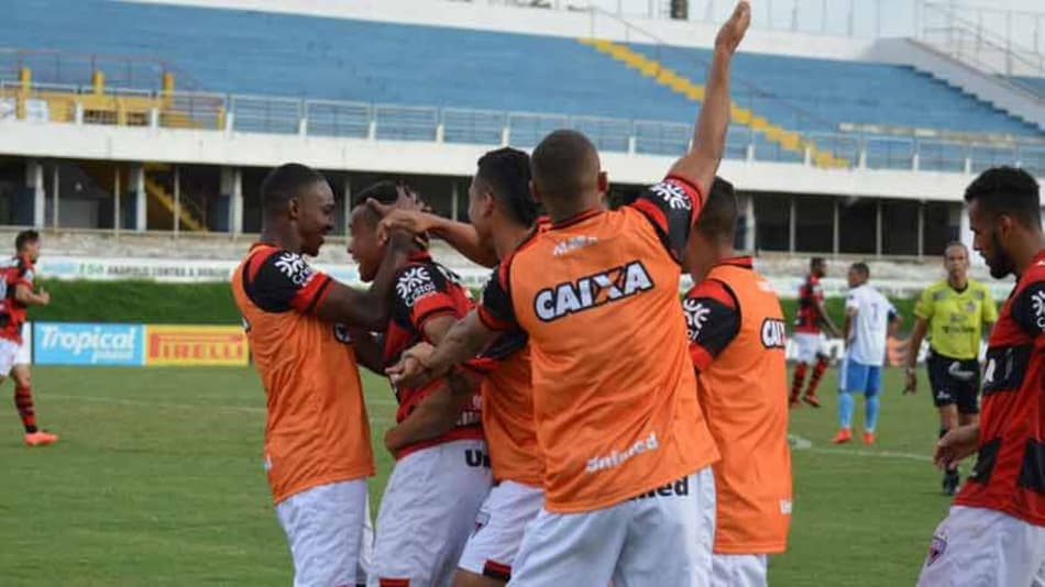 Atlético-GO sai atrás do placar, mas consegue empate