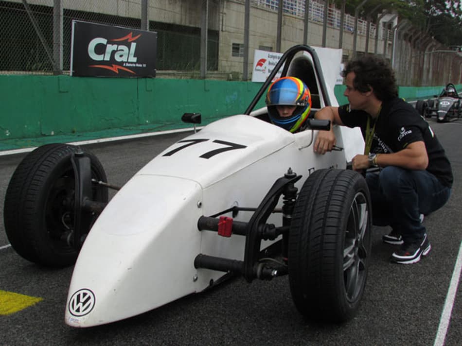 Nathan Brito, filho de piloto da Stock Car, inicia carreira nas pistas pela Fórmula Vee