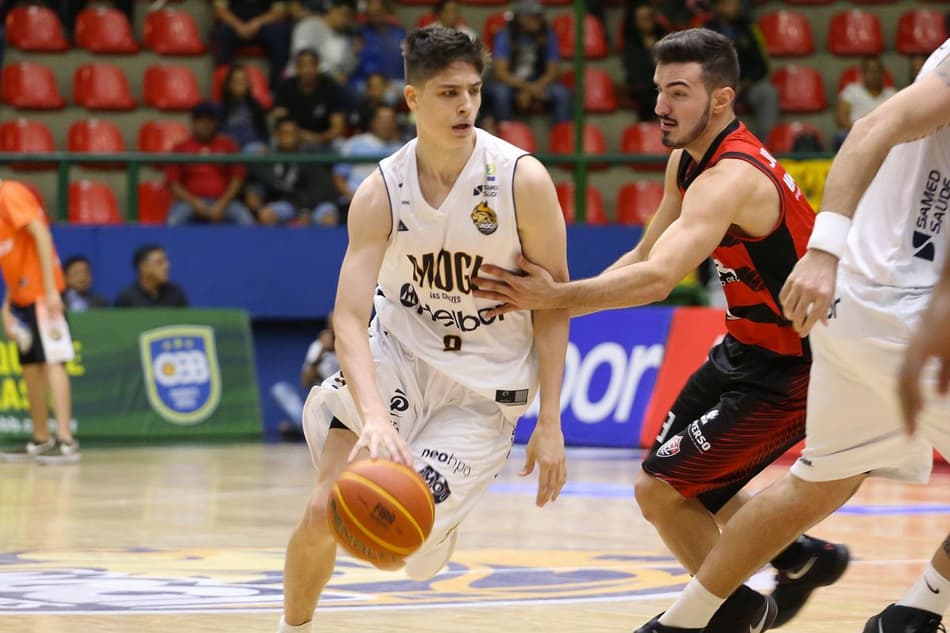 Vithinho faz história na NBB ao conseguir marcar triplo-duplo
