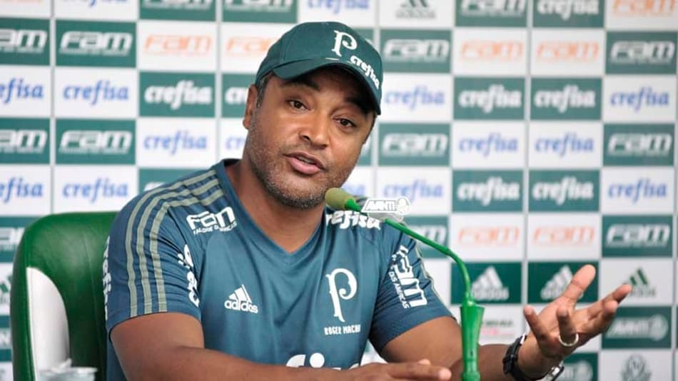 Roger planeja testes e mantém Michel Bastos como titular no Verdão
