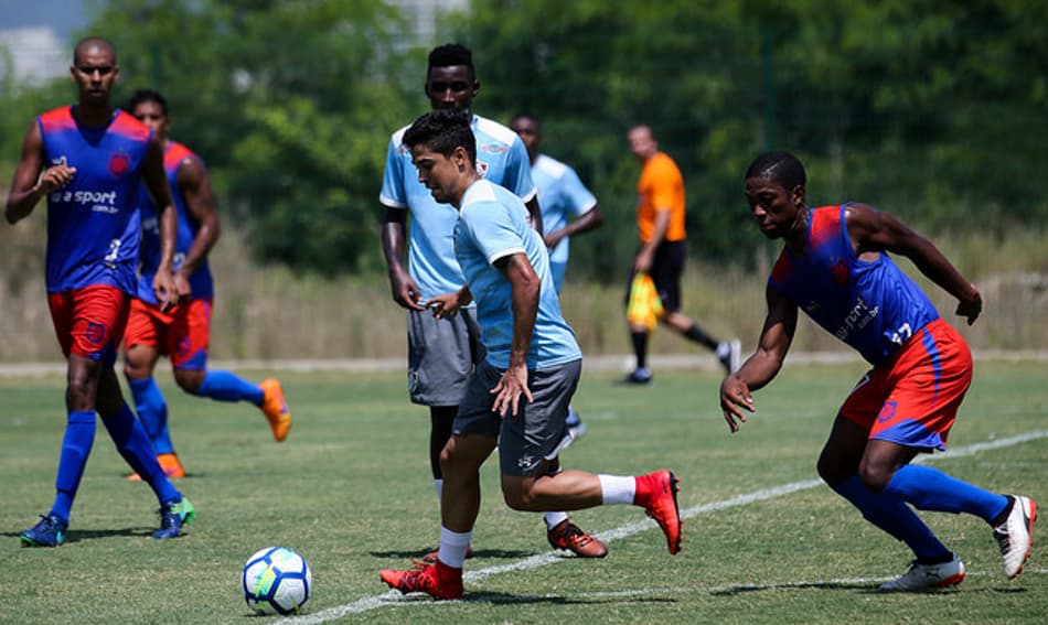 Fluminense goleia Bonsucesso em jogo-treino no CT; Elenco ganha folga