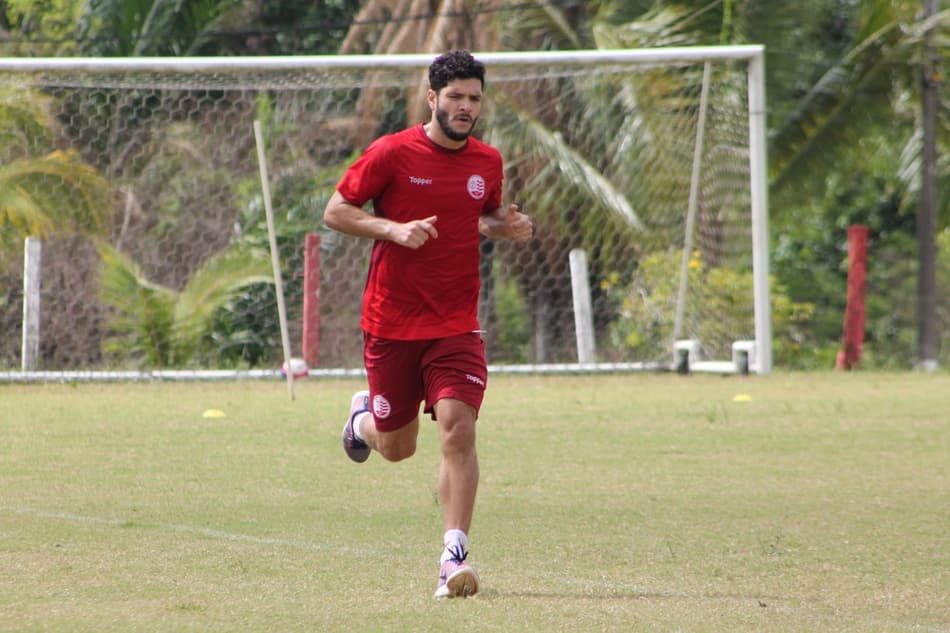 Ortigoza intensifica treinamentos e deve estrear no Náutico no final do mês