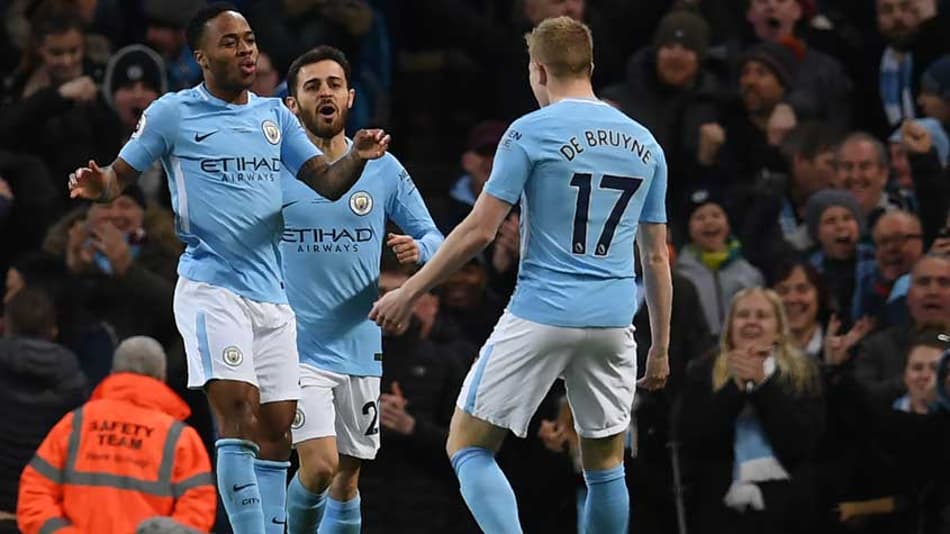De Bruyne ameaça recorde histórico de Thierry Henry na Premier League