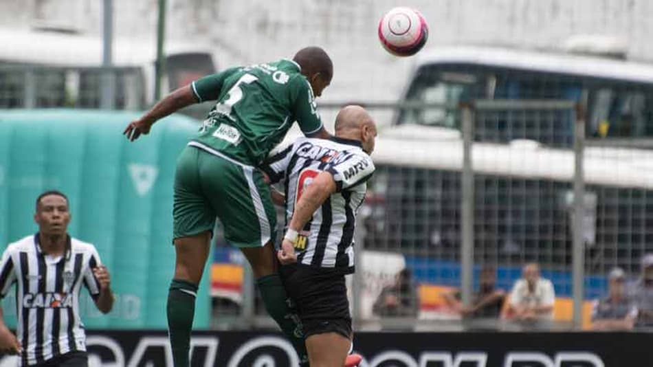 Fábio Santos fala de momento conturbado no Atlético-MG