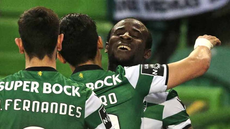 Sporting marca na reta final, vence e se mantém em segundo no Português