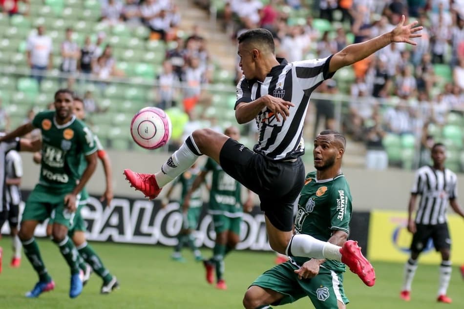 Apesar de momento conturbado do Atlético-MG, Erik segue crescendo