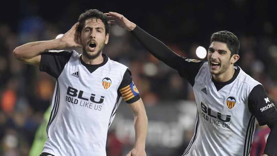 Em jogo polêmico, Valencia vence o Levante e assume o terceiro lugar