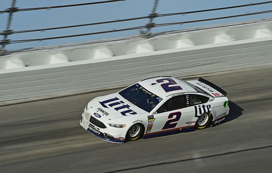Brad Keselowski fatura etapa extracampeonato da NASCAR em Daytona