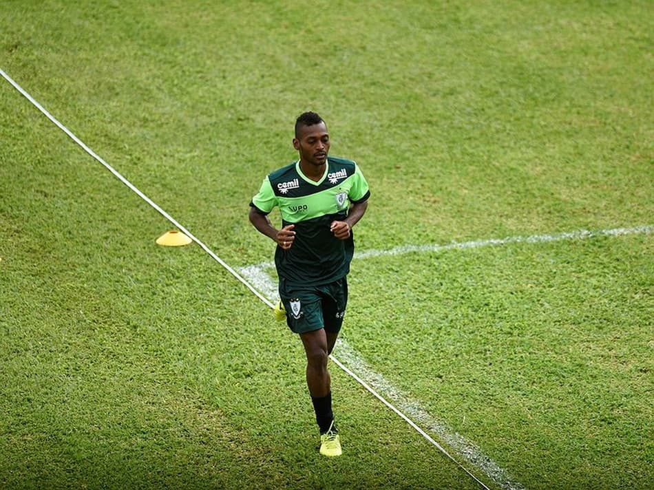 Marquinhos, ex-Inter e Cruzeiro, é contratado pelo América-MG