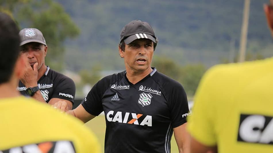 Técnico do Figueira não indica volta de André Santos: ‘Não tem uma meta’