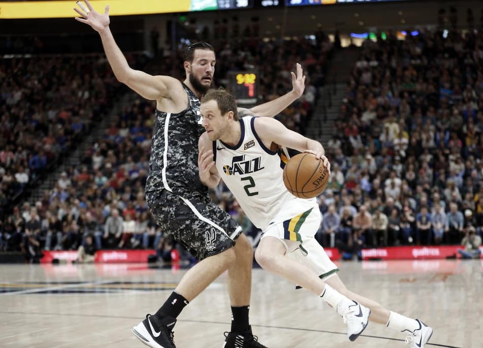 Jazz vira em cima do Spurs e vence a décima seguida
