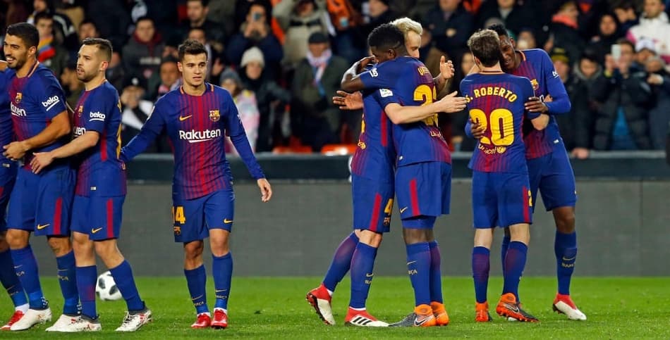 Barça pretende antecipar renovação de titular após interesse do United