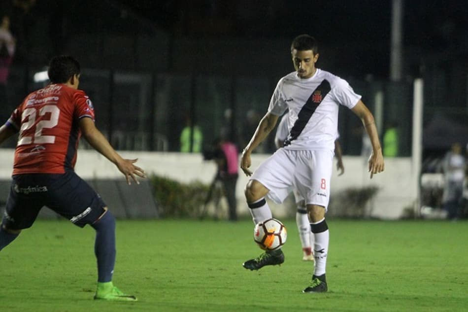 Pés no chão! Vasco liga alerta para não sofrer com altitude por vaga