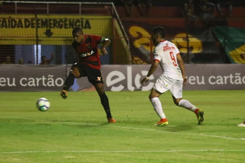 Após abrir três gols, Sport cede empate e é eliminado nos pênaltis