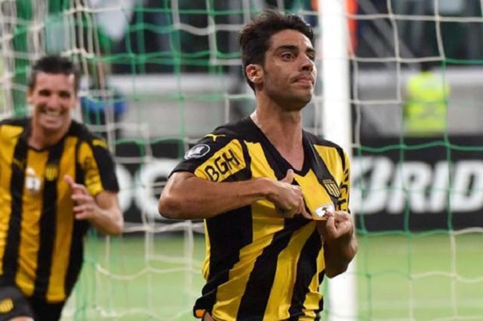 Gastón Fernández é emprestado pelo Peñarol a LDU