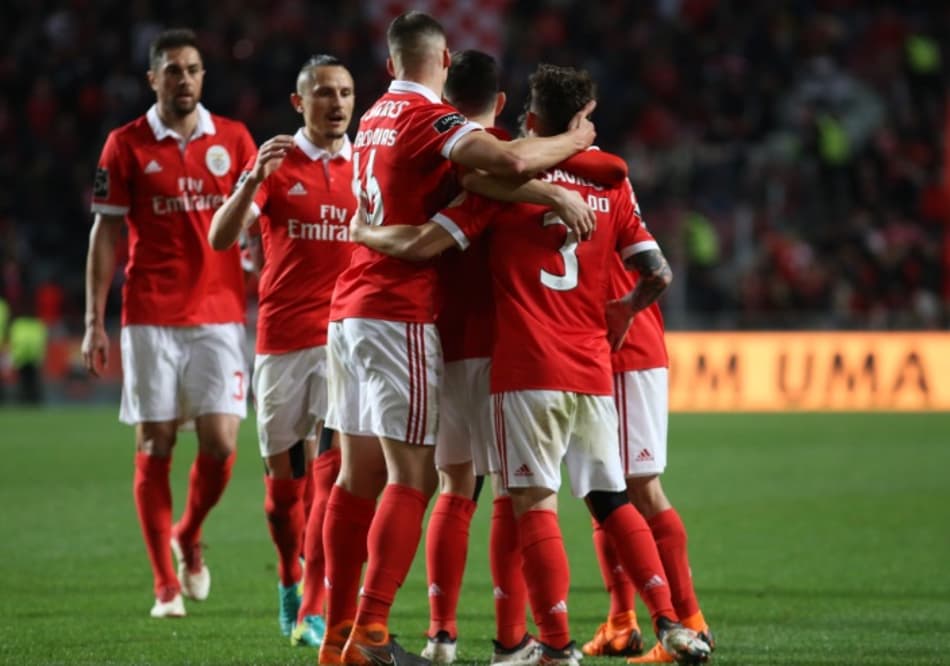Benfica goleia Boavista e assume liderança do Campeonato Português