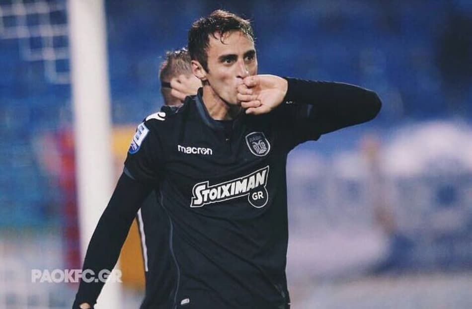 Após destaque em partida do PAOK e gol, Maurício homenageia esposa