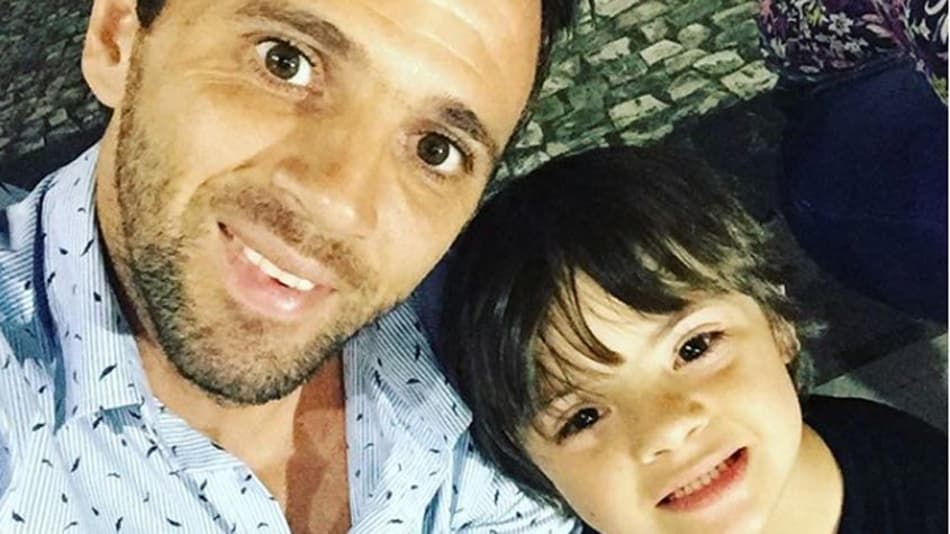 Walter Montillo, enfim, consegue matricular seu filho na escola