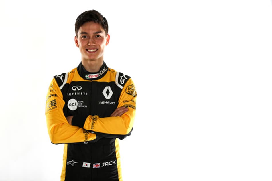 Aitken e Markelov participam de testes de pneus com a Renault