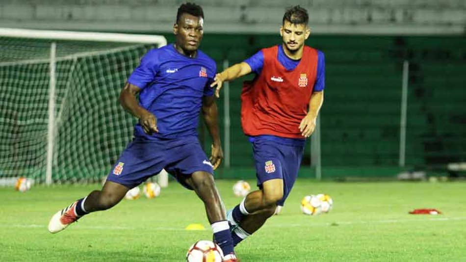 Defesa invicta é arma do Vasco para superar altitude e avançar na Liberta