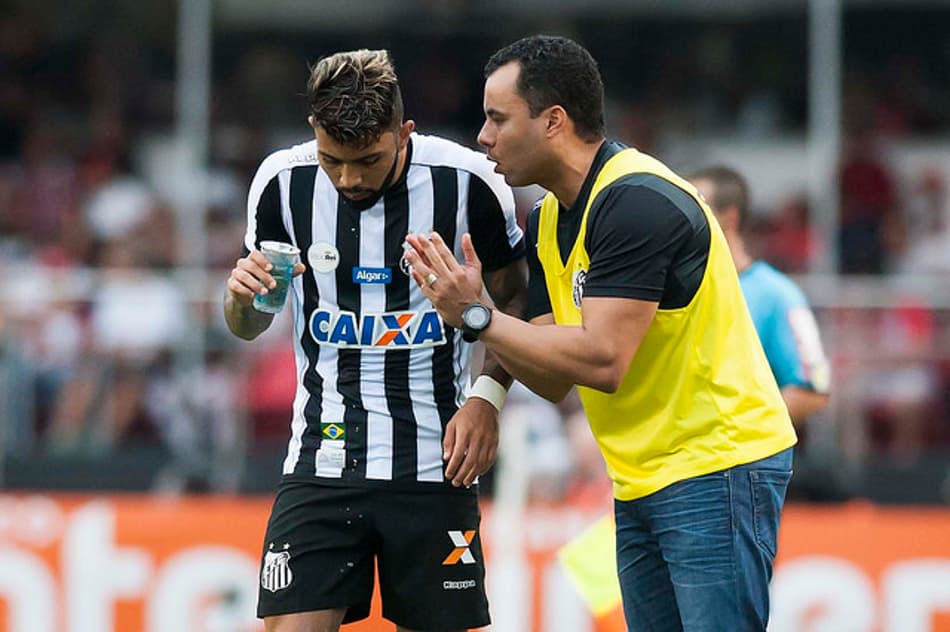 Espaço, profundidade e movimento: como Jair quer melhorar o ‘9’ Gabigol