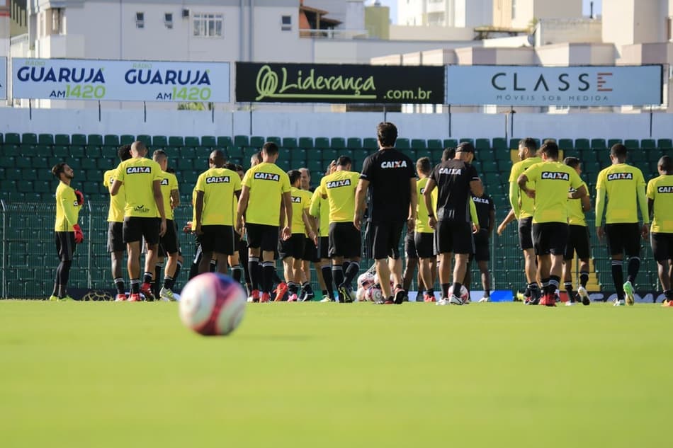Situação de atletas lesionados do Figueirense é exposta em coletiva