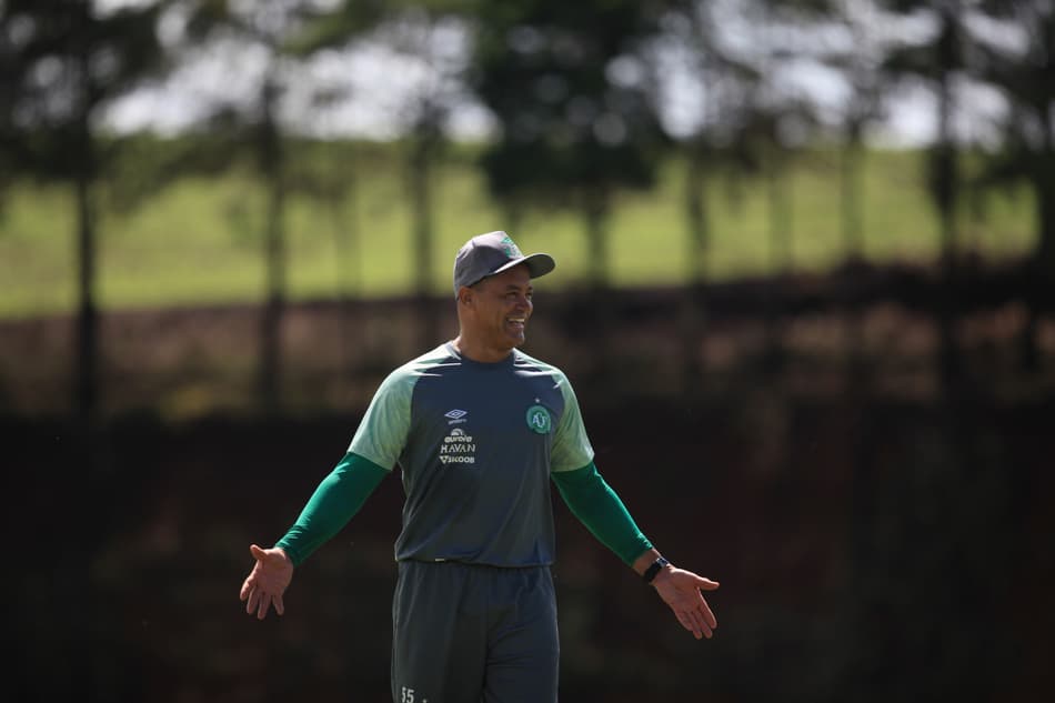 Chapecoense contrata preparador de goleiro ex-Flamengo e Botafogo